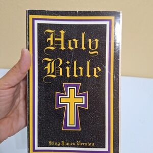 Holy Bible Paperback King James Version‎ By Paradise Press, Inc.